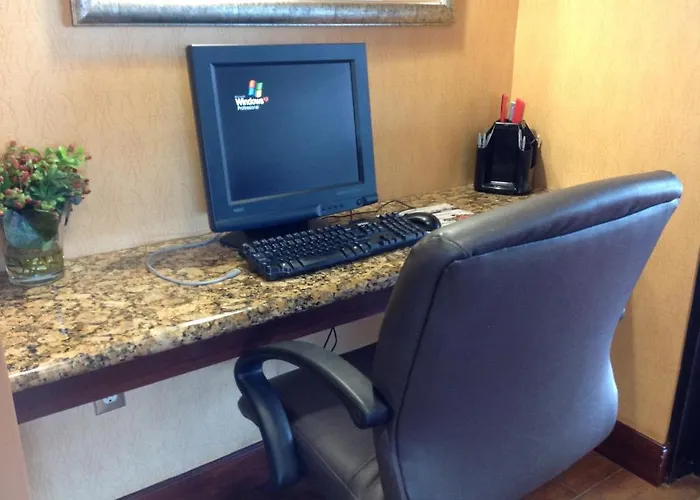 Baymont Inn & Suites By Wyndham The Woodlands